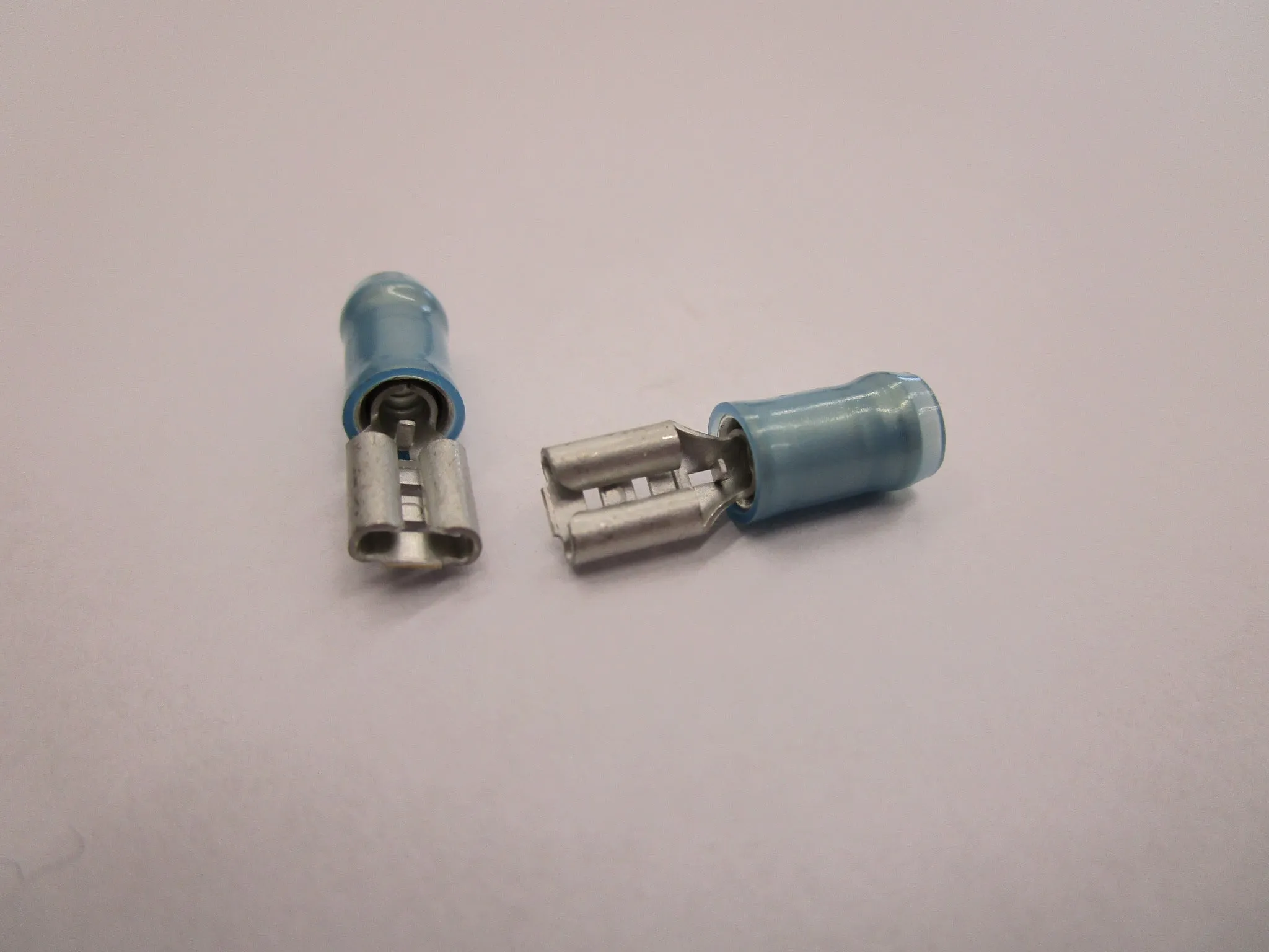 6409051 16-14G BLUE .187 FAST-ON CONNECTOR