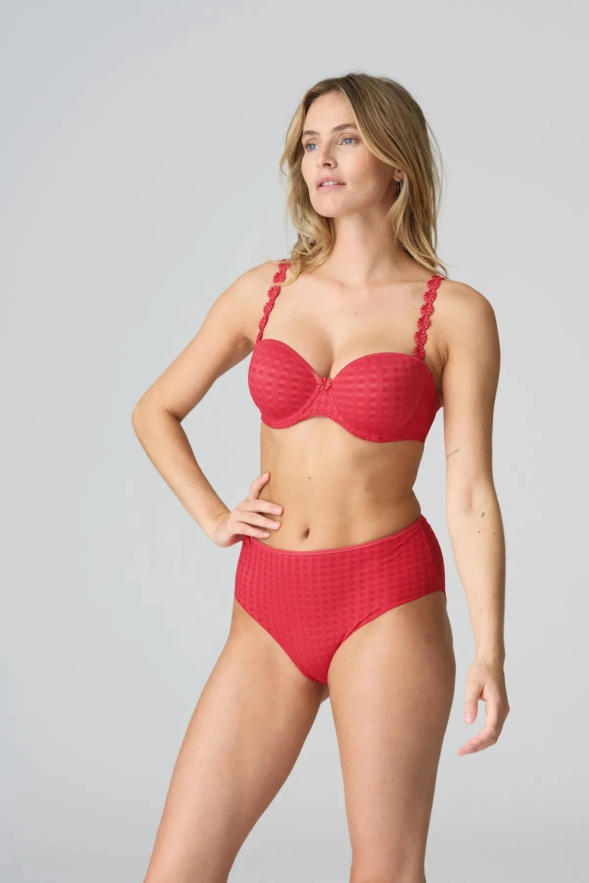 Avero Padded Strapless Bra In Scarlet - Marie Jo