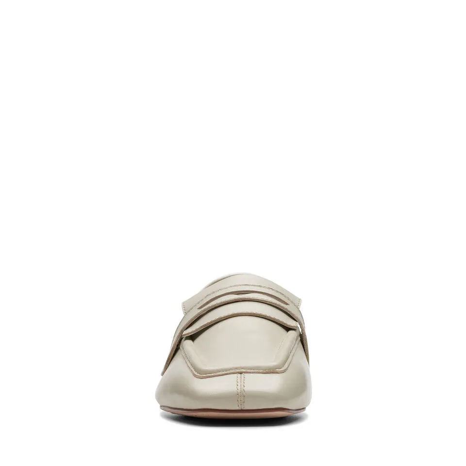 Clarks Women's Ubree15 Surf Ivory Leather 26174863