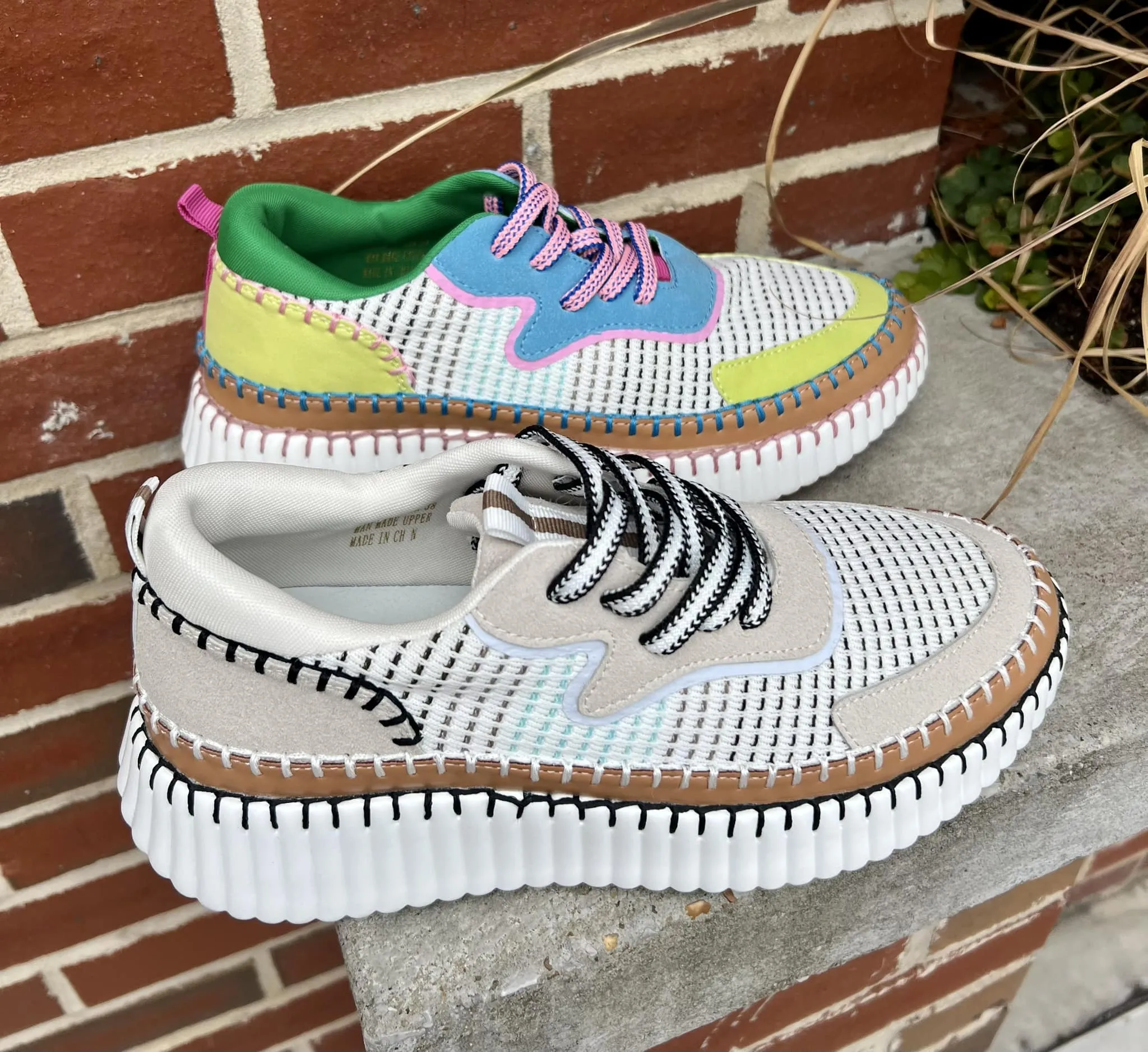 Cozzy Girl Coachel Sneakers