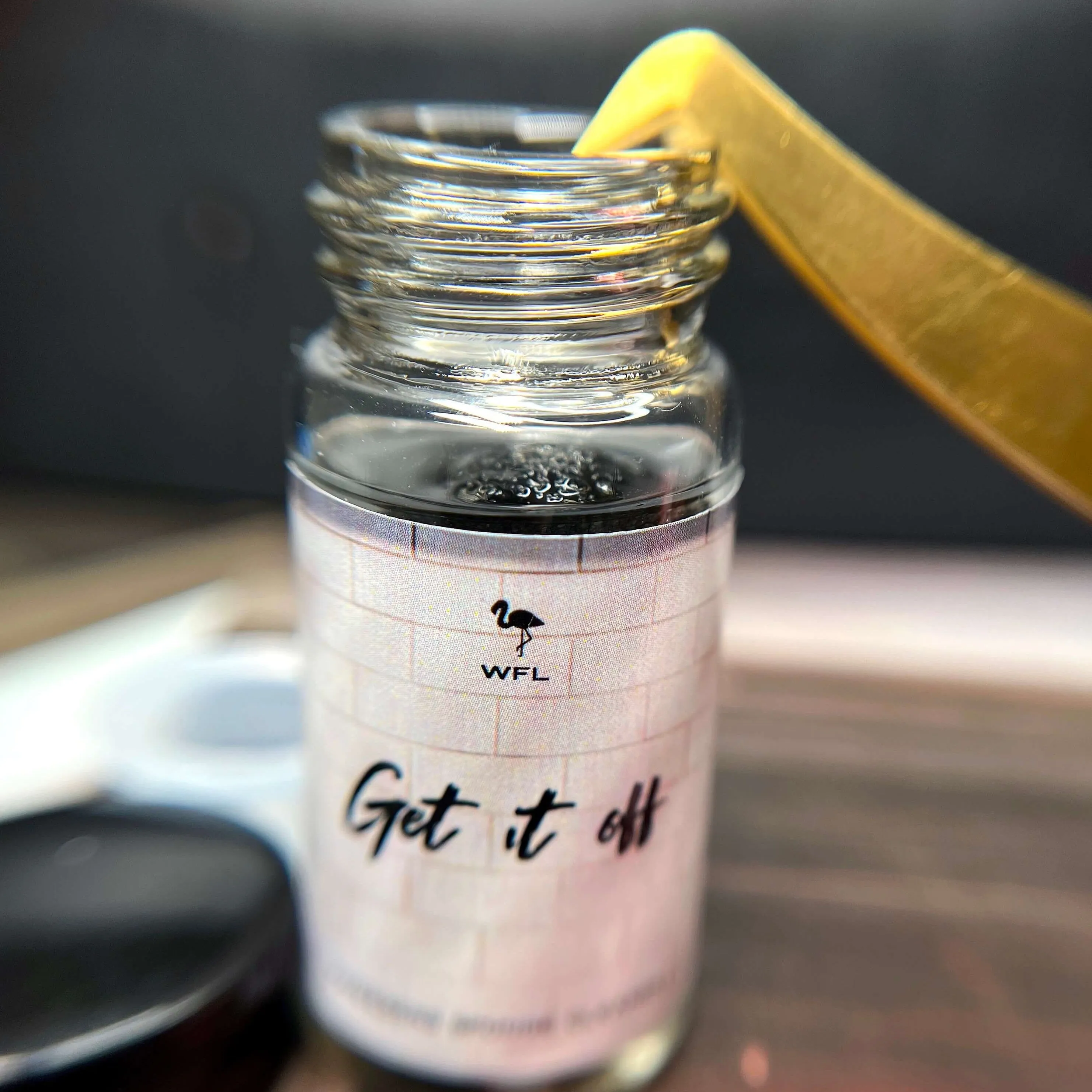 GET IT OFF - Quick Tweezer Cleaner