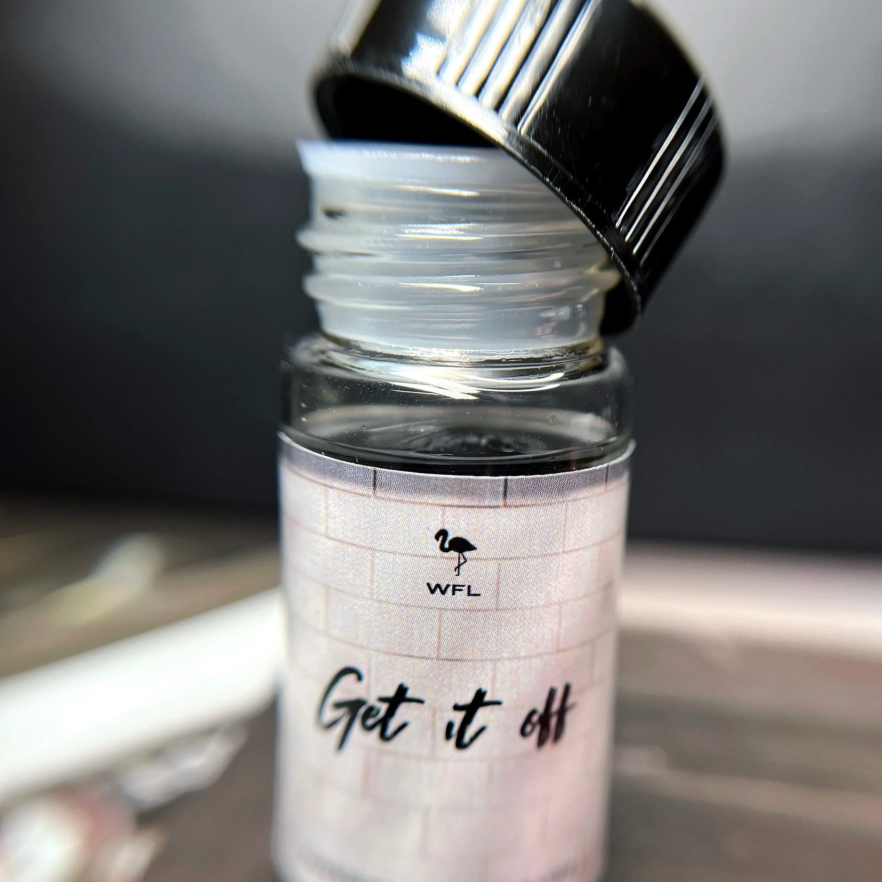 GET IT OFF - Quick Tweezer Cleaner