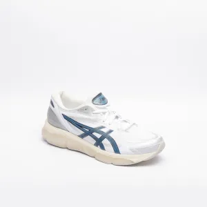 Sneaker running Asics Gel-Quantum 360 VIII in tessuto bianco e logo blu